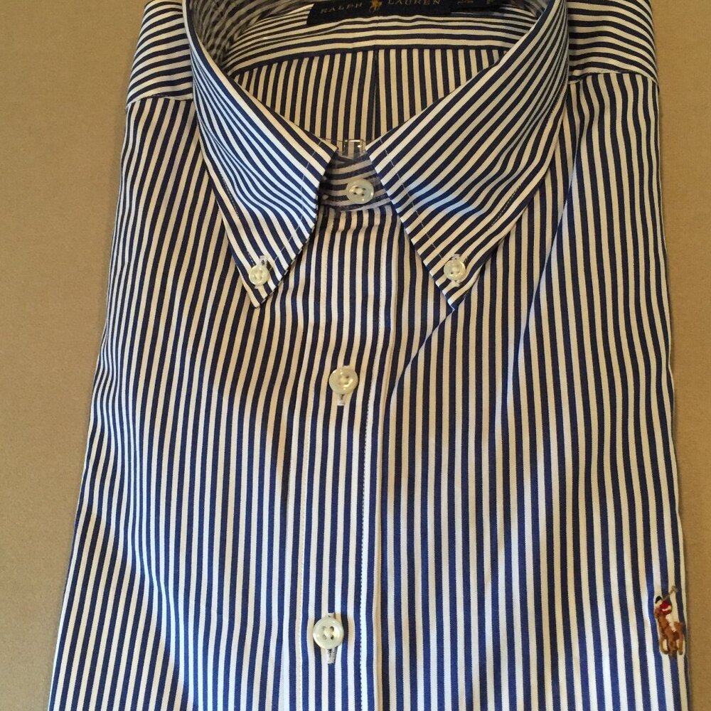 Men's Long sleeve blue pin stripe dress shirt.  Size 16 34/35